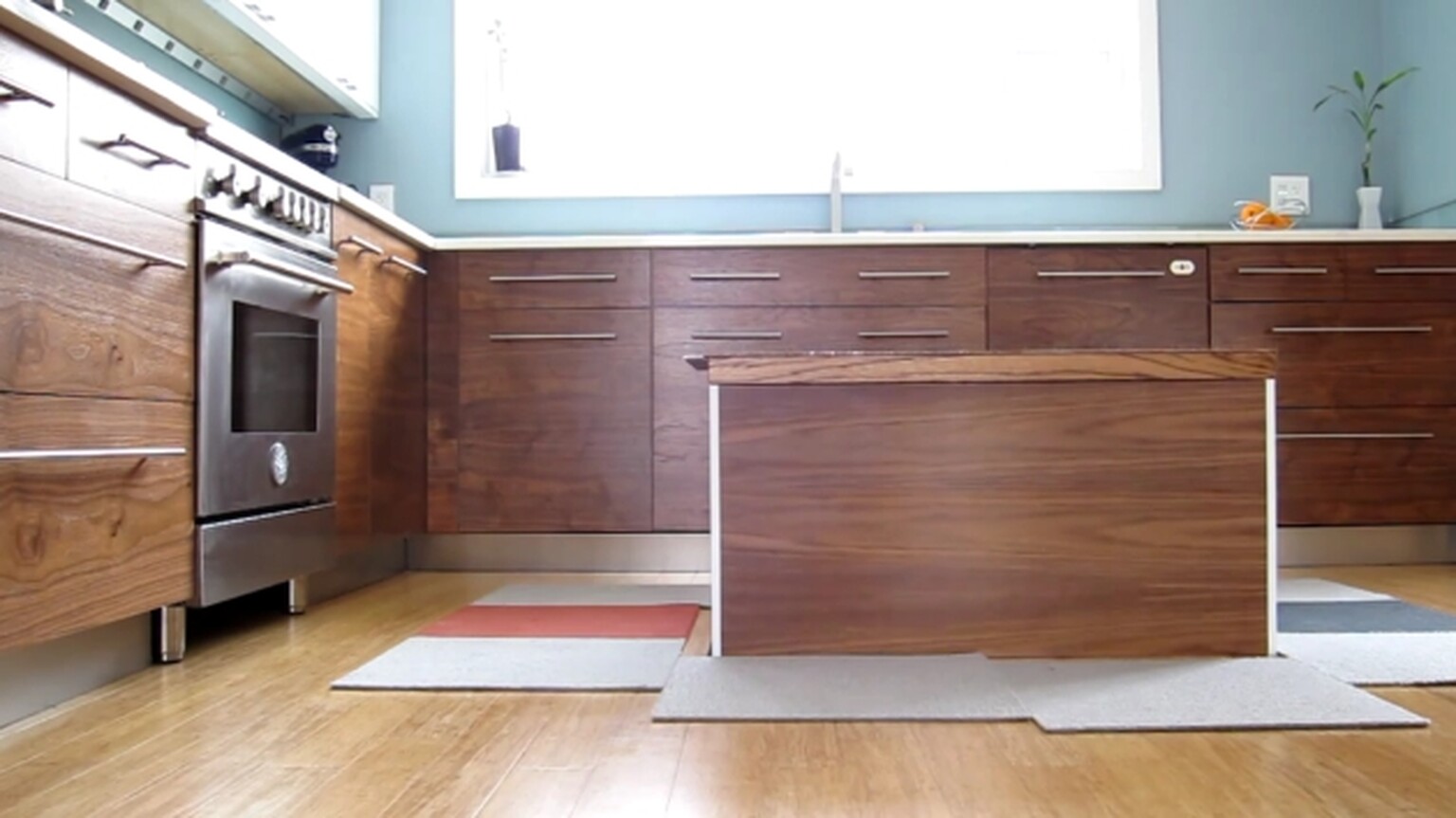 Control a kitchen island with your iPhone.