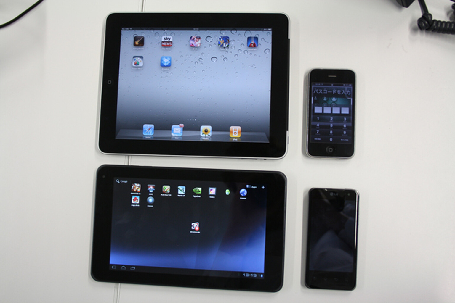 LG Optimus Pad hands on: 3D Camcorder and 3D Gallery apps in action