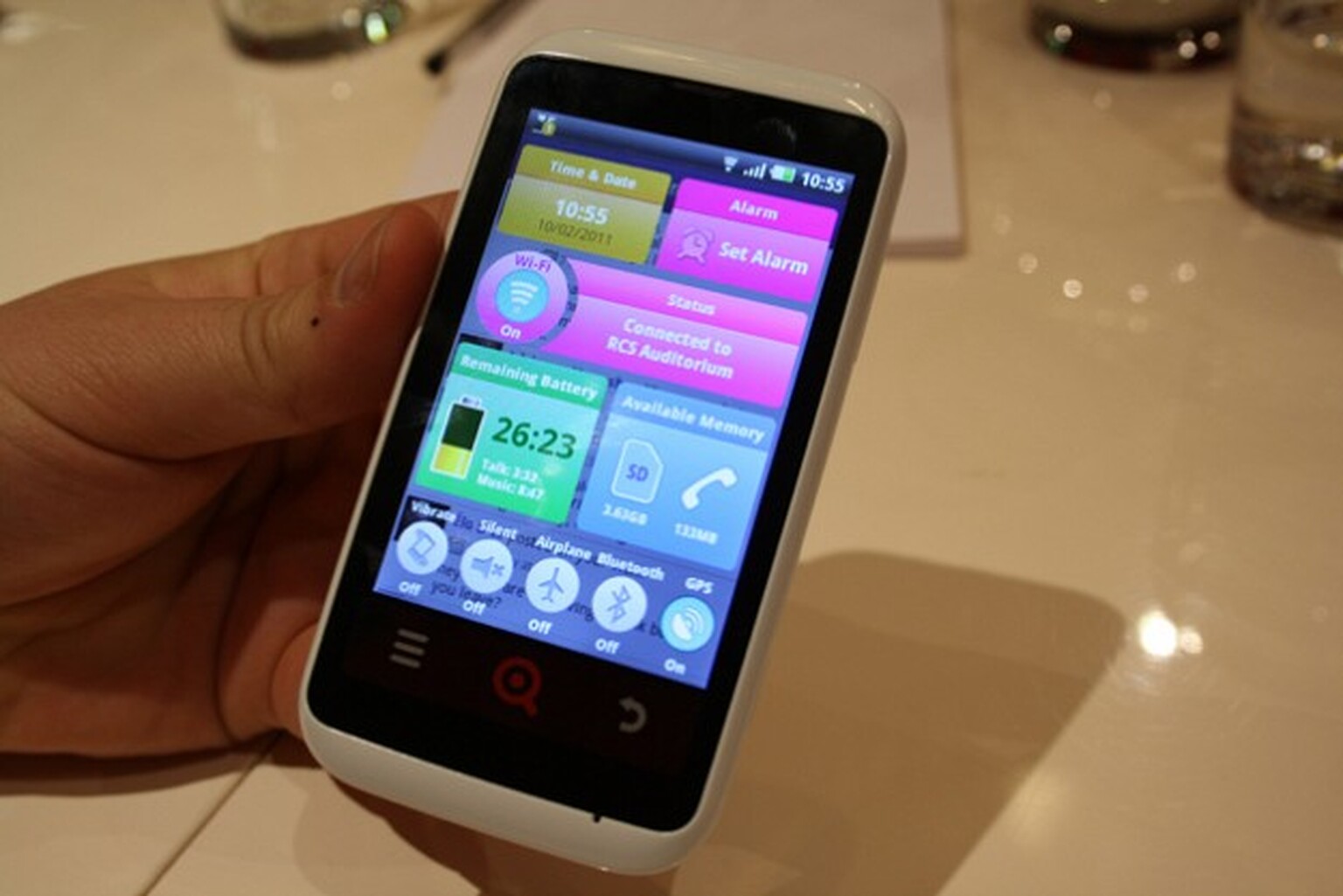 INQ Cloud Touch: Coming to Carphone Warehouse 6th of April on £20 contracts and £200 on pay-as-you-go