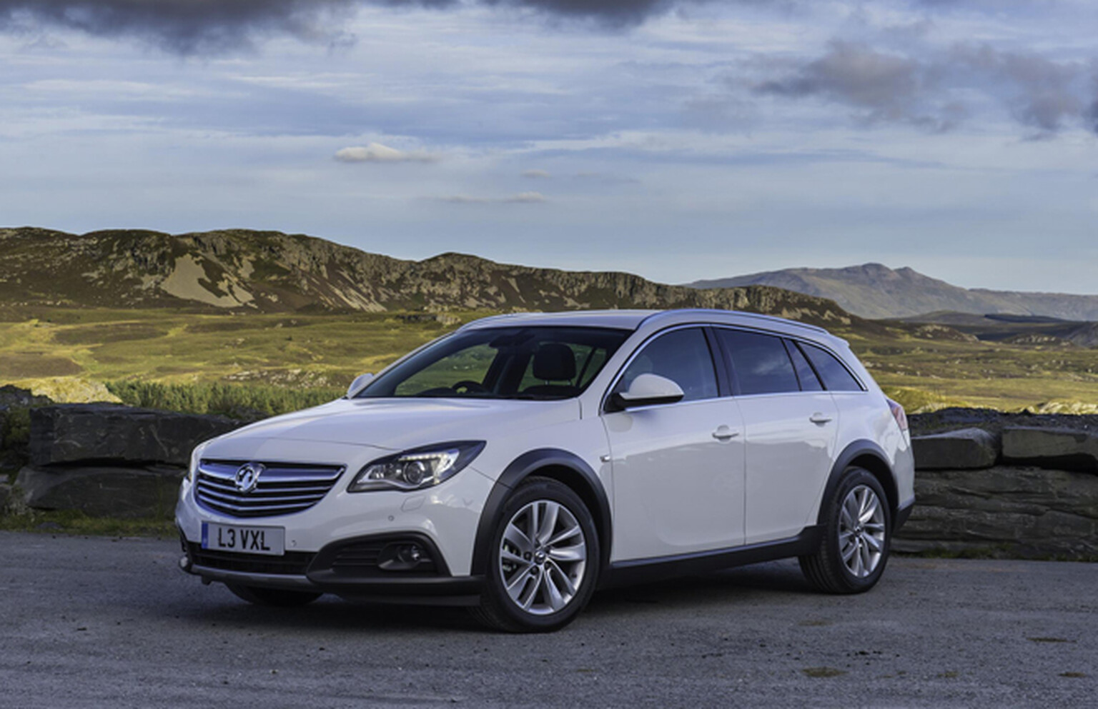 Vauxhall Insignia Country Tourer pricing and specs