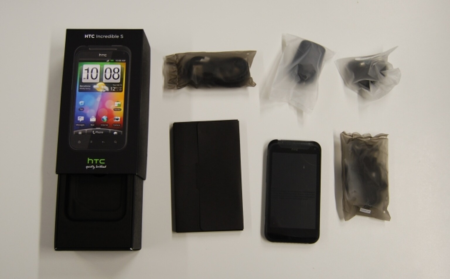 HTC Incredible S: What's in the box?