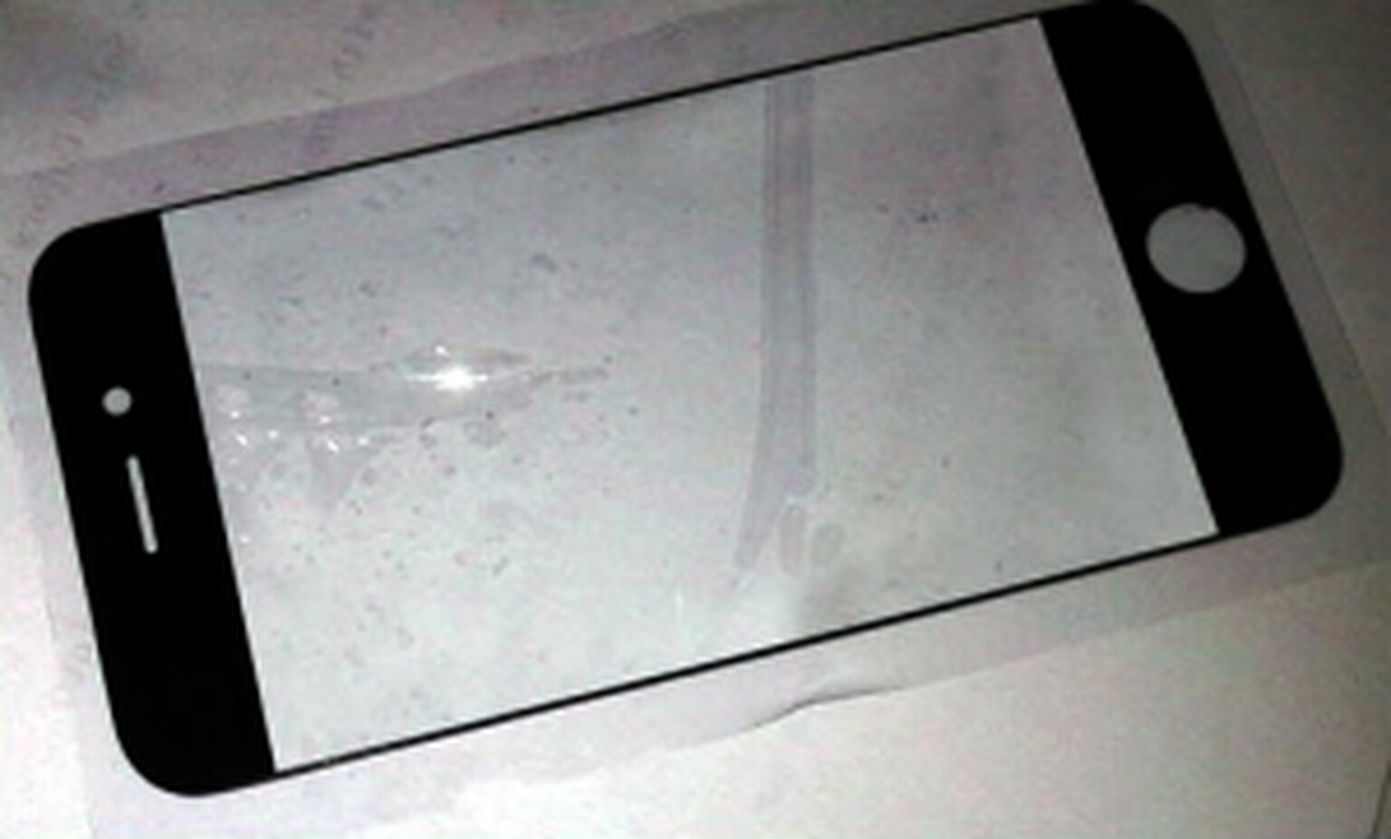 iPhone 5 will get bigger screen, thinner border, according to leaked parts