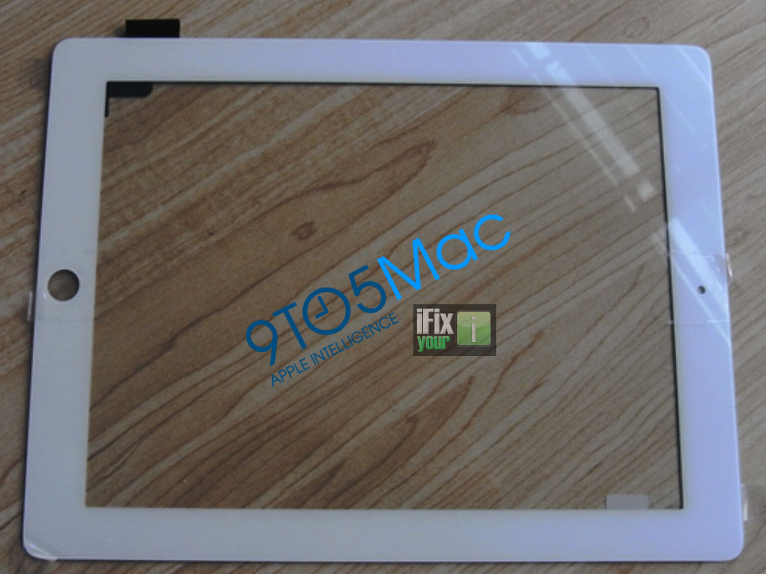 White iPad 2 will be out before white iPhone 4 (probably)