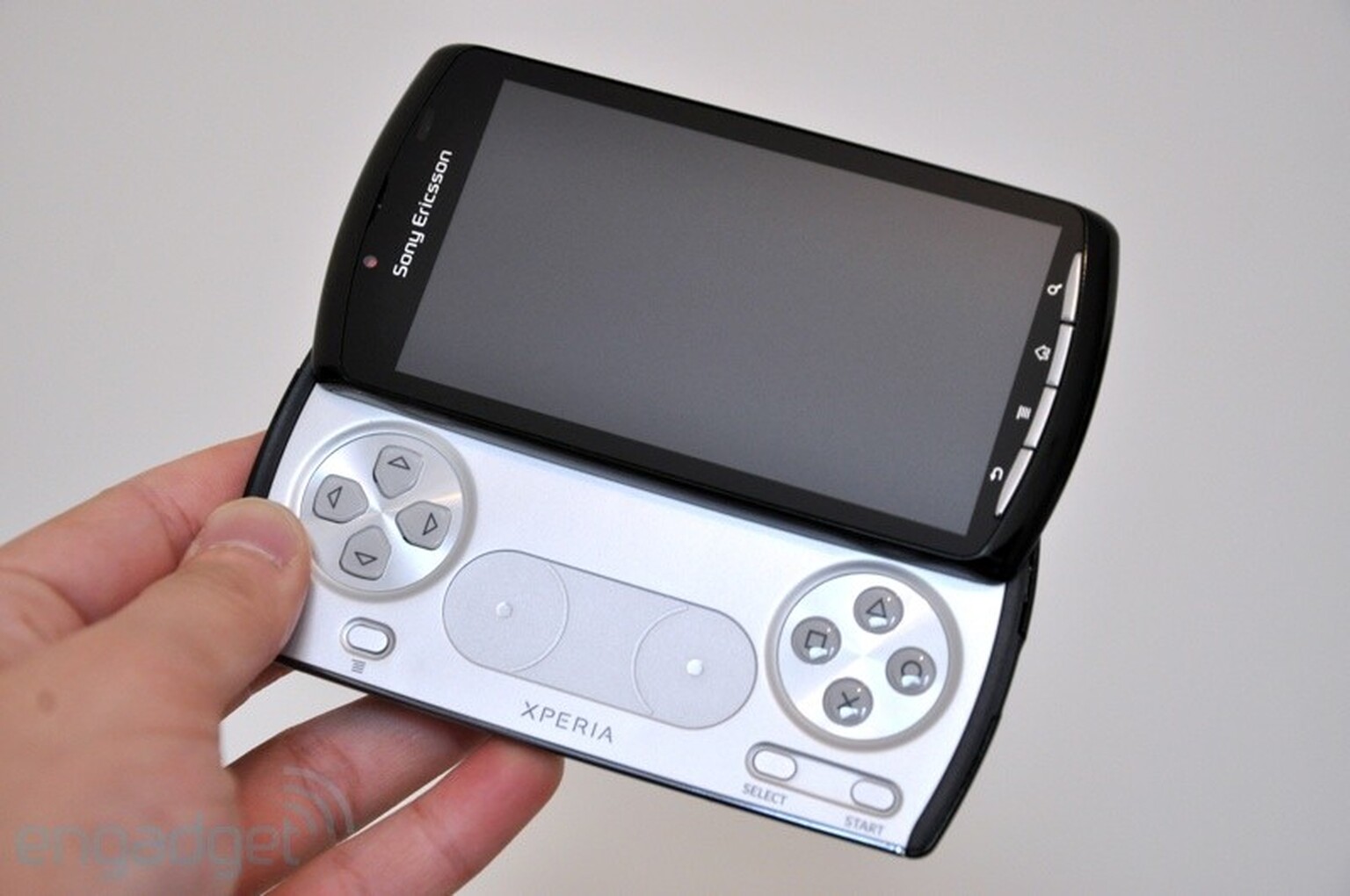 Sony Ericcson Xperia Play: Latest Pics