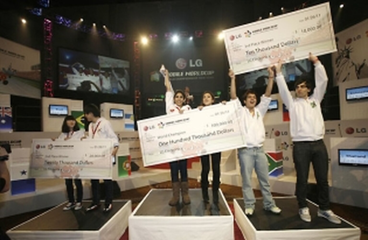 $100,000 for the best texters in the world. Guinness world record smashed.