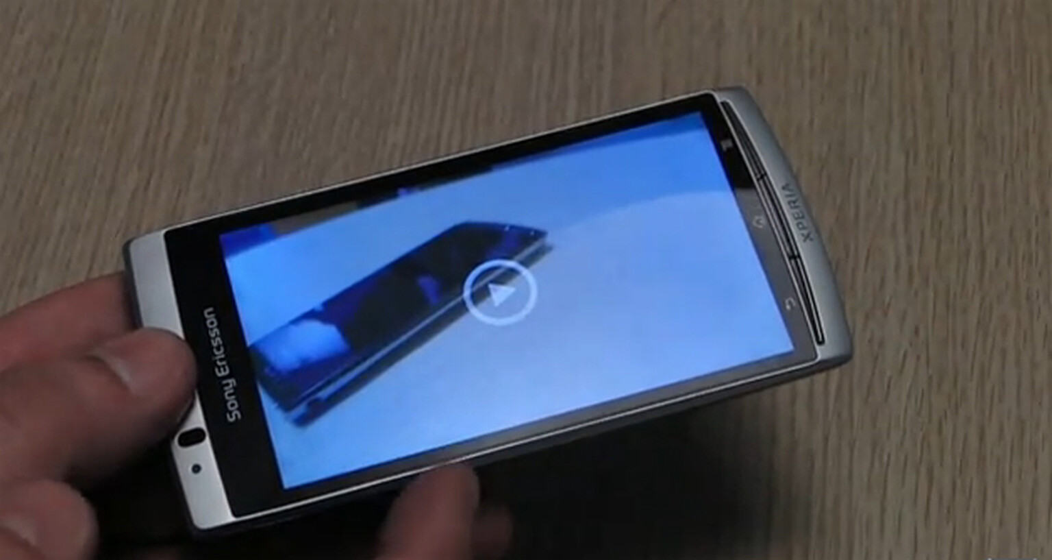 Sony Ericsson Xperia Arc extensively previewed