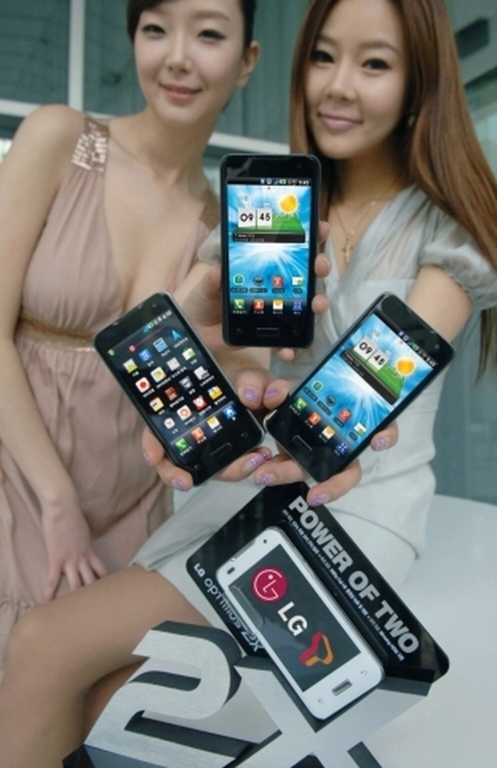 LG Optimus 2X: Out now in Korea, coming soon in white.