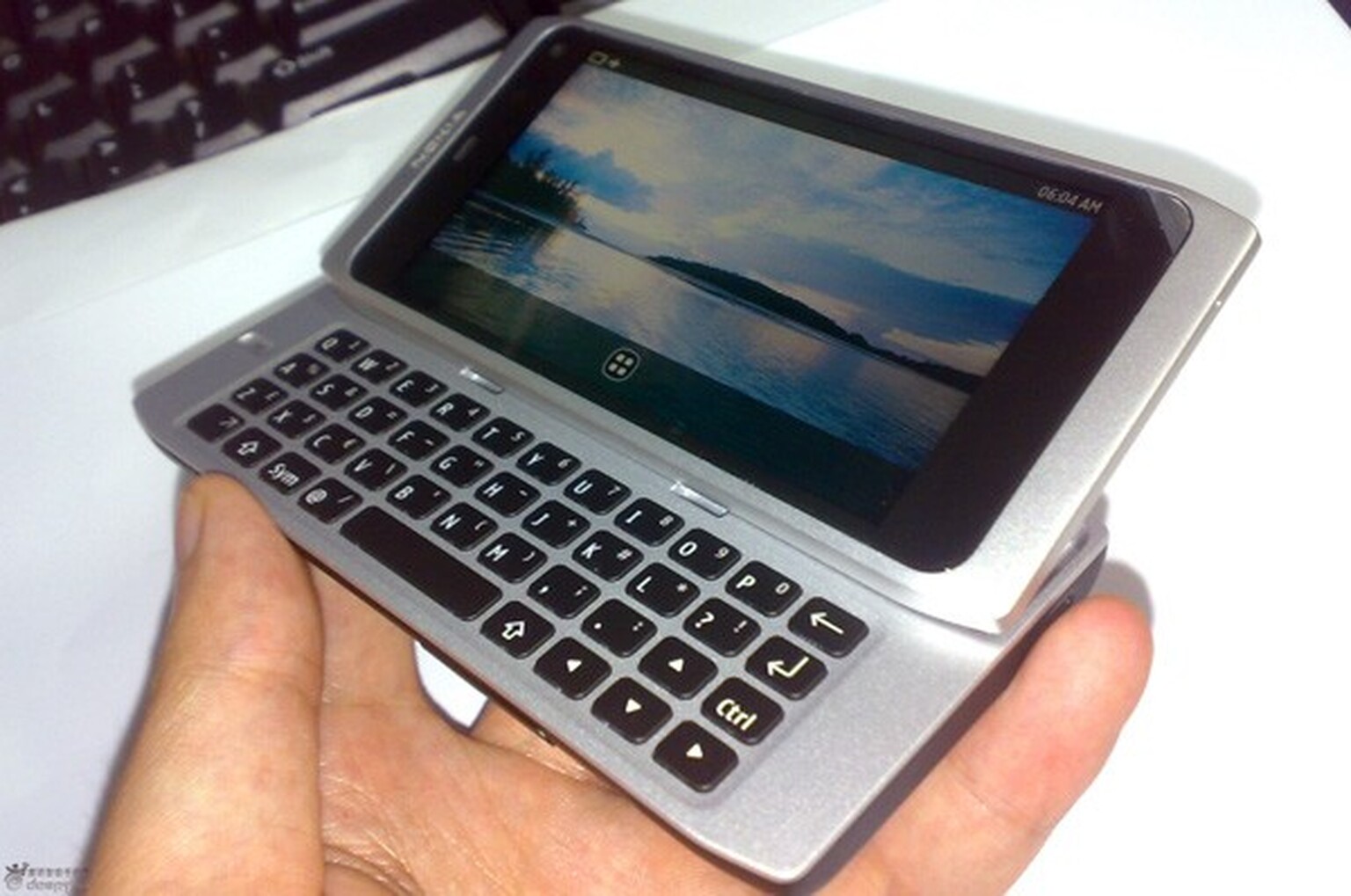 Nokia N9 to run on 1.2GHz Intel processor and run MeeGo?