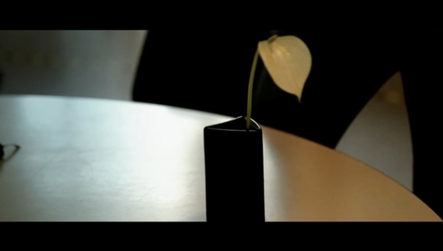 Is it a plane? Is it a Toblerone? No, it’s an Android phone concept with 3 folding screens