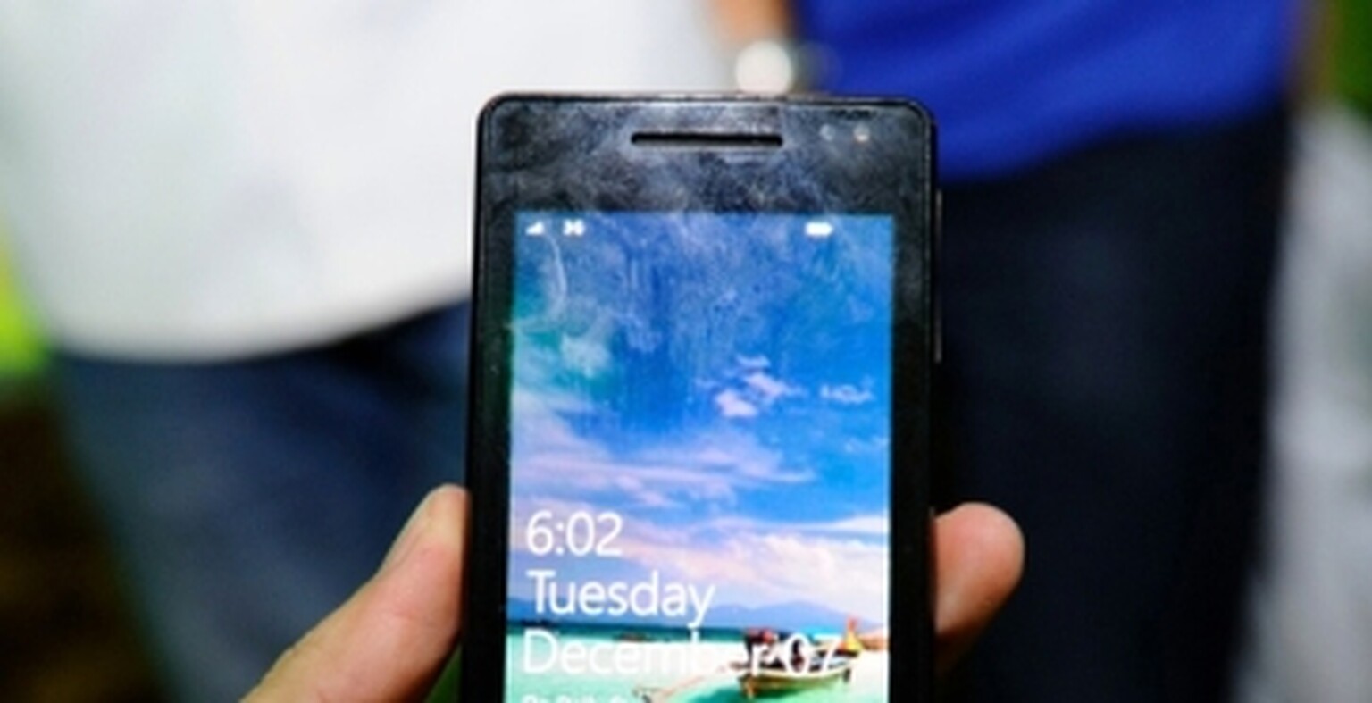 Windows Phone 7-powered Asus E600 revealed