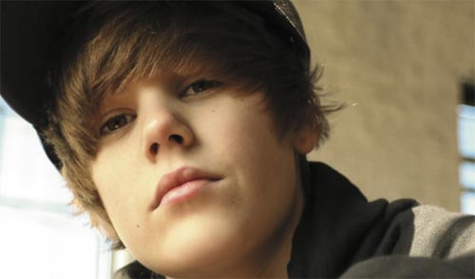 Justin Bieber lyrics? There's a new iPad app for that...