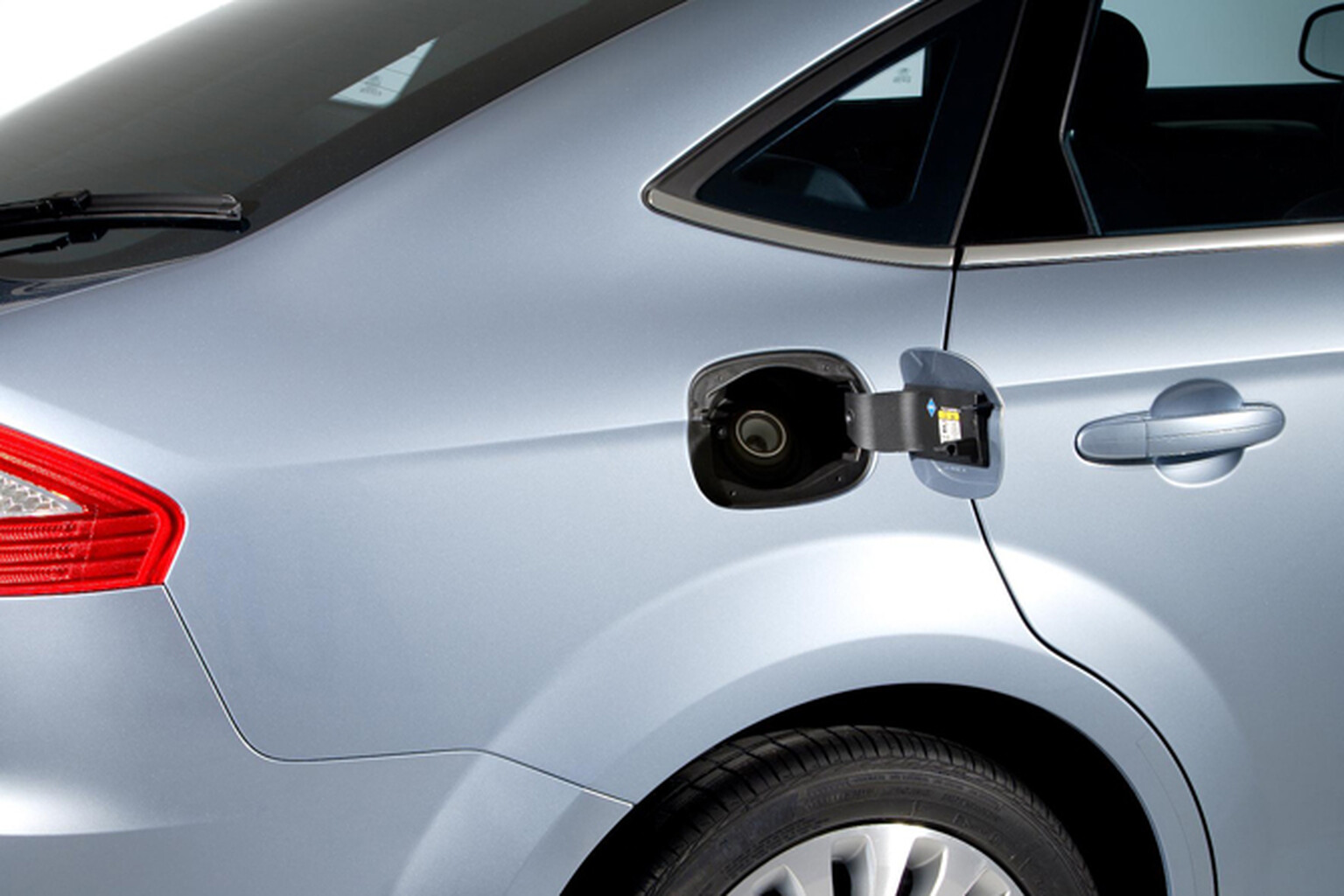 Ford Easy Fuel system prevents fuel theft (from inept thieves)