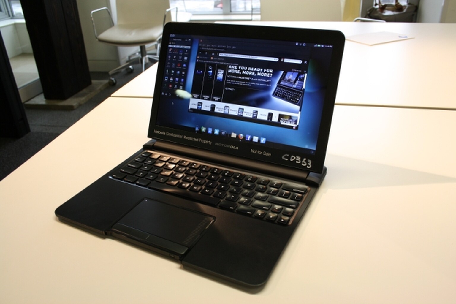 The Motorola Atrix reveals its secrets: it can be a PC, laptop and a smoothie maker