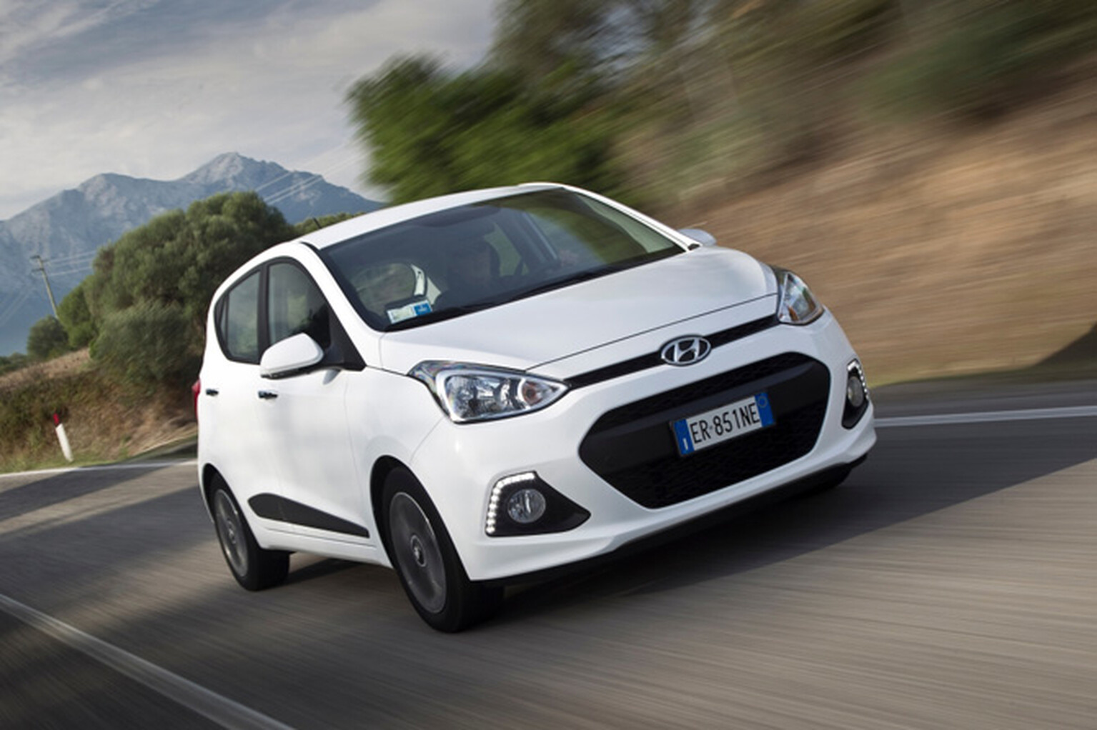 Hyundai i10 Hatchback 2014 Review