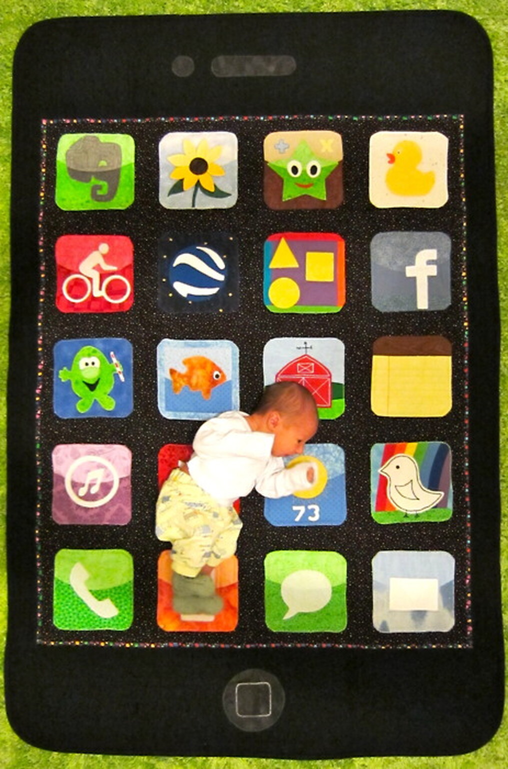 iPhone baby quilt is adorable, may lead to shame in later life