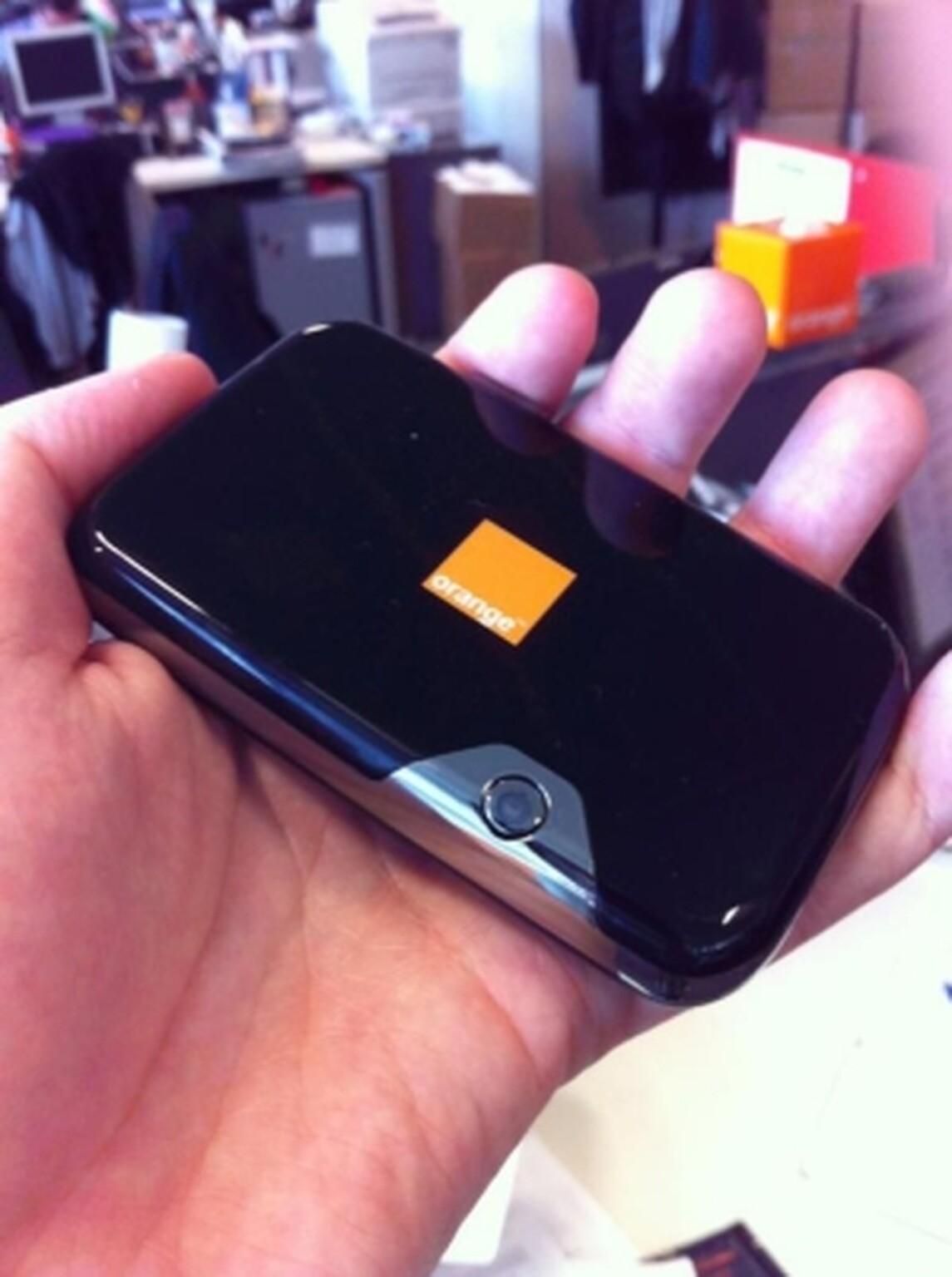 Orange to sell Mobile Wi-Fi device with its new mobile broadband contracts