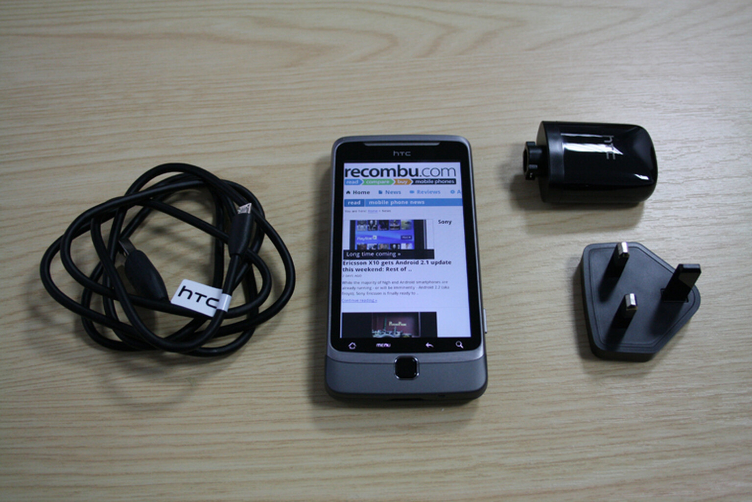 HTC Desire Z: What’s in the box?