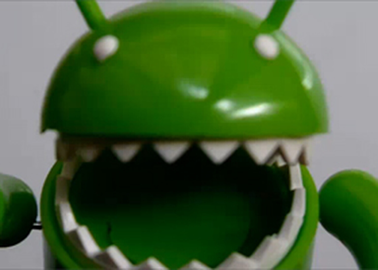 Skiing, biting, gnawing Korean Androids