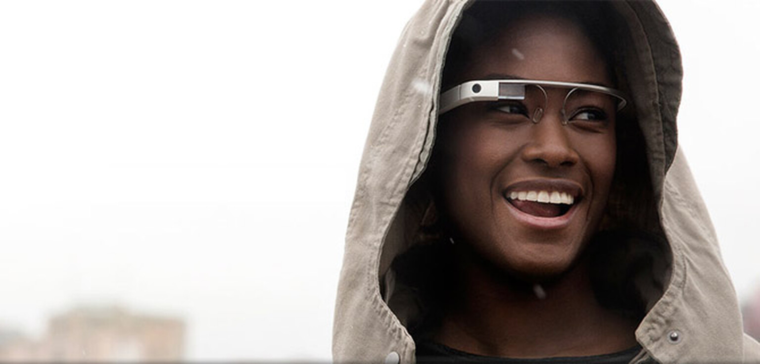 Woman charged for using Google Glass while driving, but how dangerous is it?