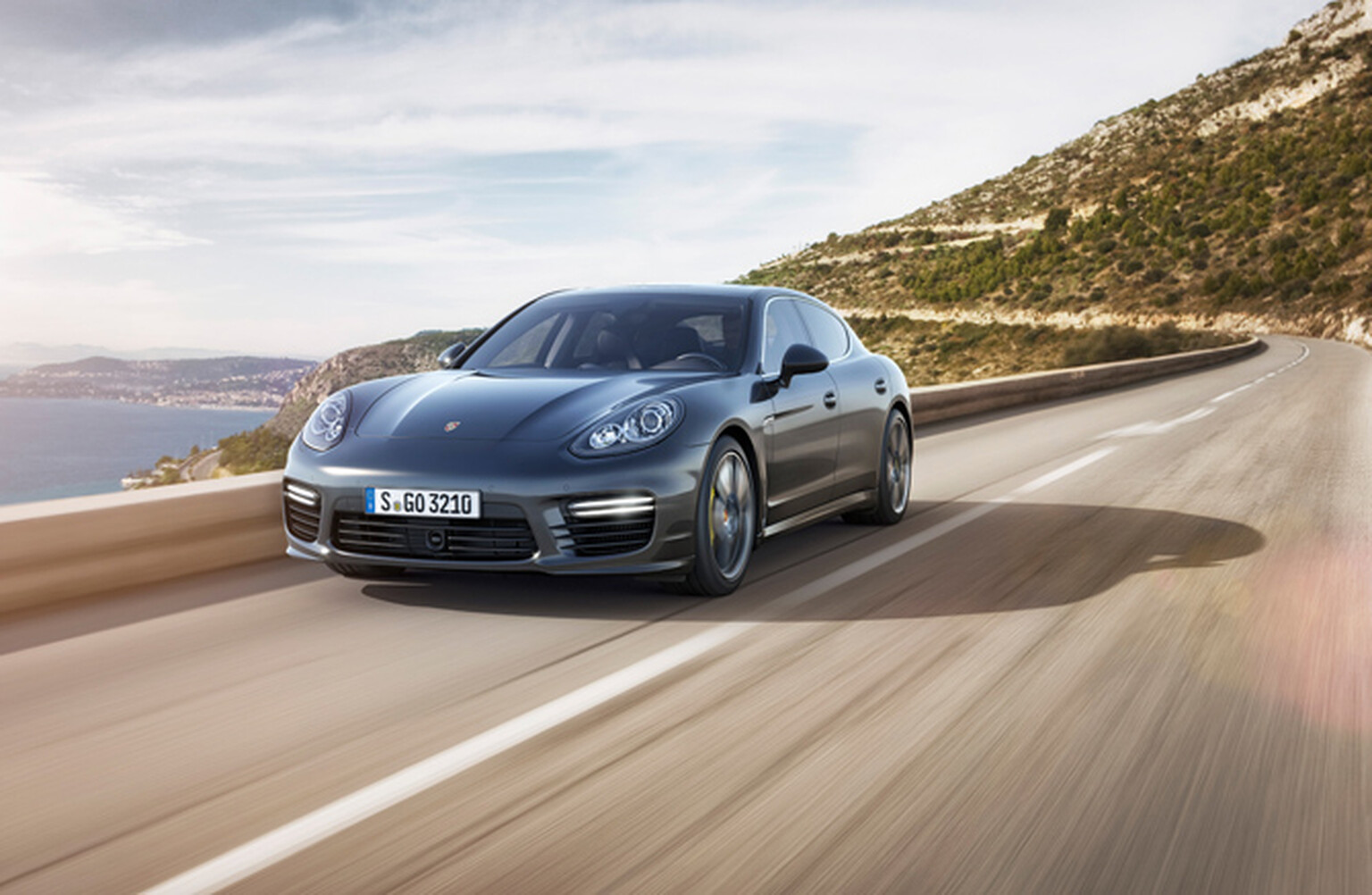 2014 Porsche Panamera Turbo S is fast and frugal