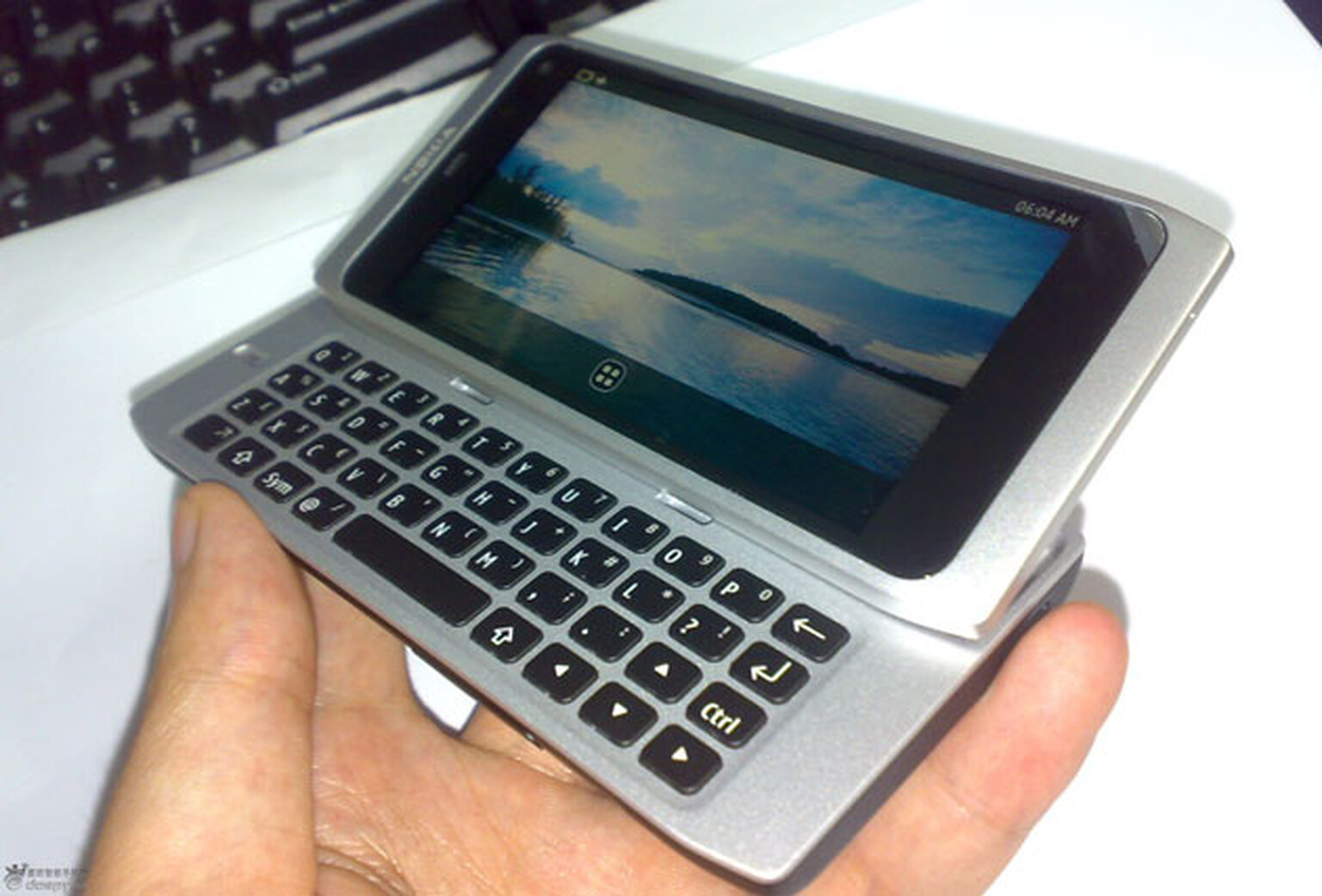 Nokia N9 leaked in China