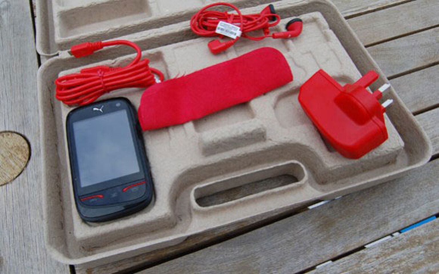 Electricpig gets its hands on a boxfresh Puma phone