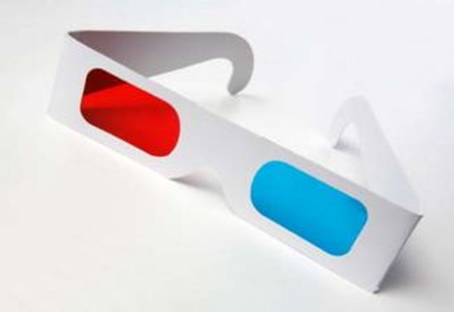 Sharp to launch 3D smartphone in the next four months