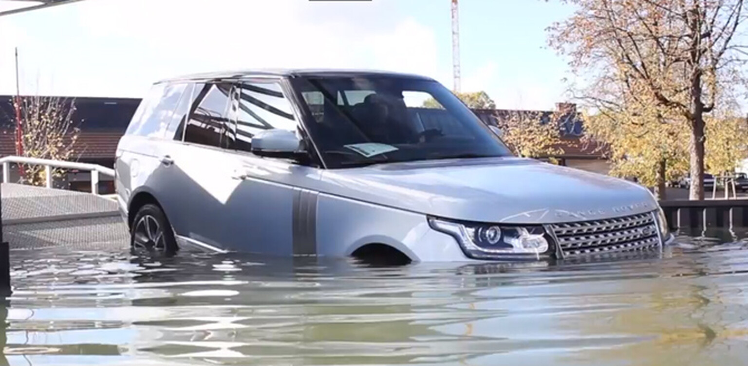 Range Rover Hybrid video review shows electric mode, wading ability