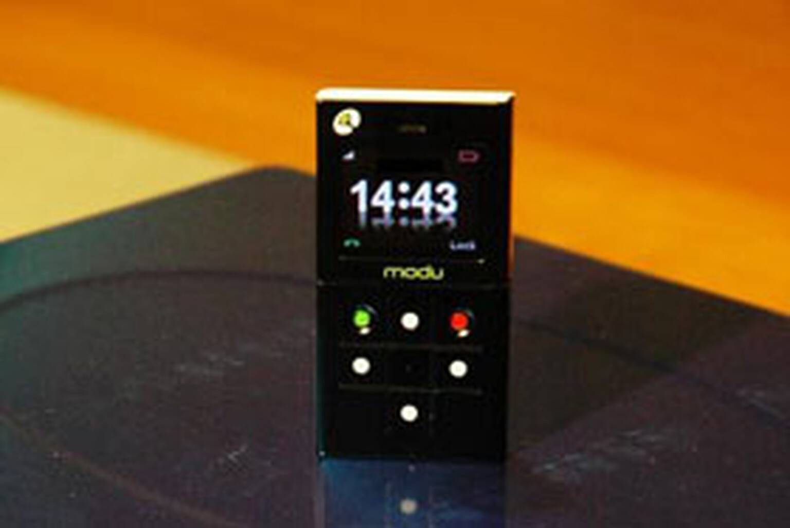 Modu 1: Size zero phone finally making UK debut