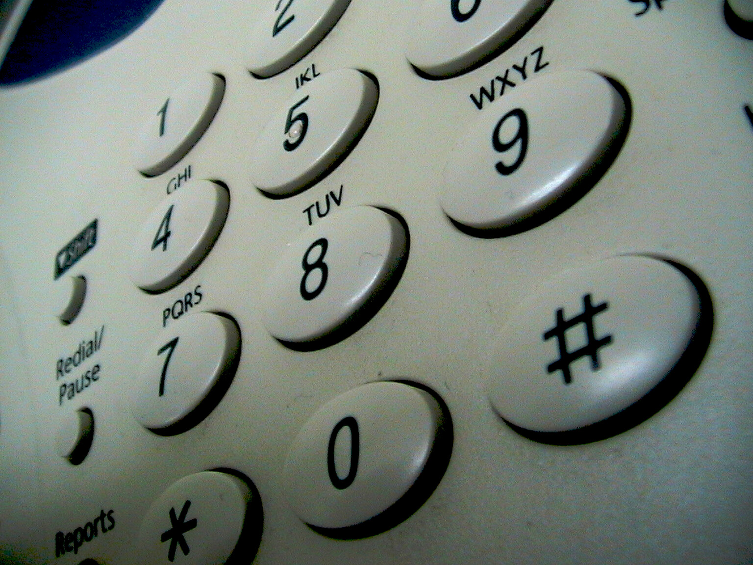 Brits don't bother learning their partners' phone numbers