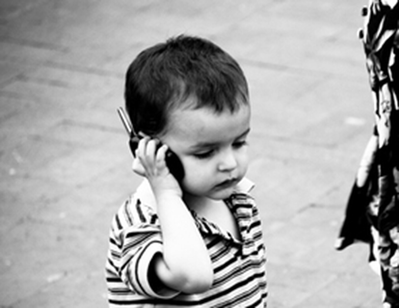 Apple responds to iPhone 4 reception problems, it's a "formula" issue