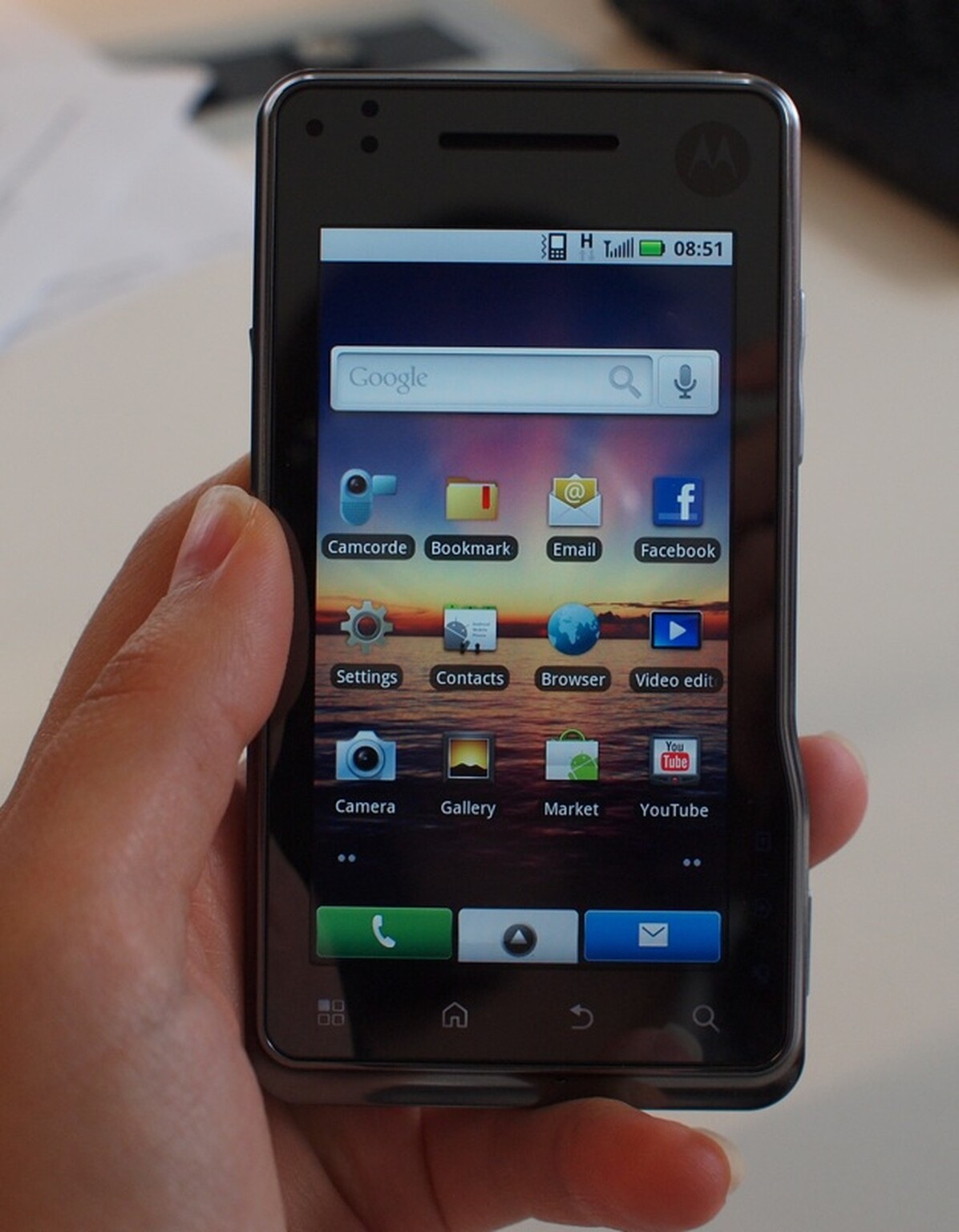 Motorola Milestone XT720: Hands-on photos