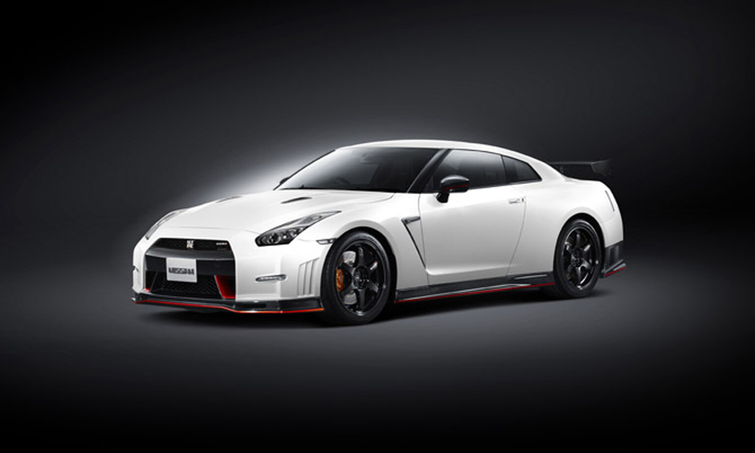 Race-tuned Nissan GT-R Nismo sets new Nurburgring record