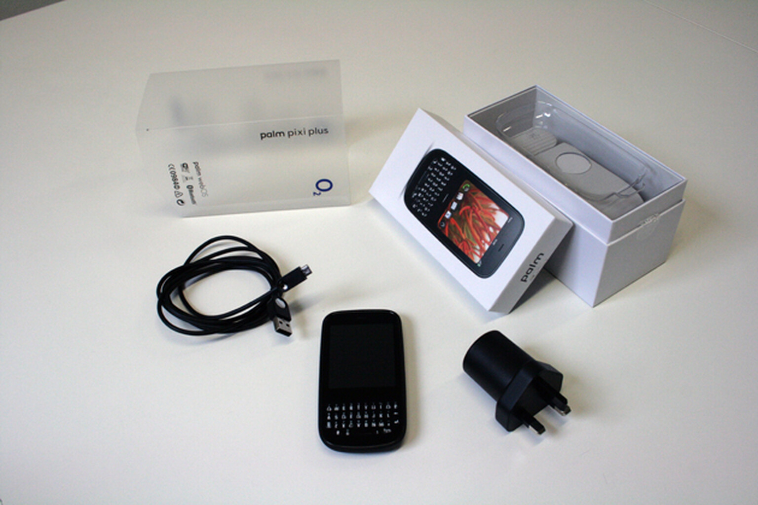 Palm Pixi Plus: What's in the box?