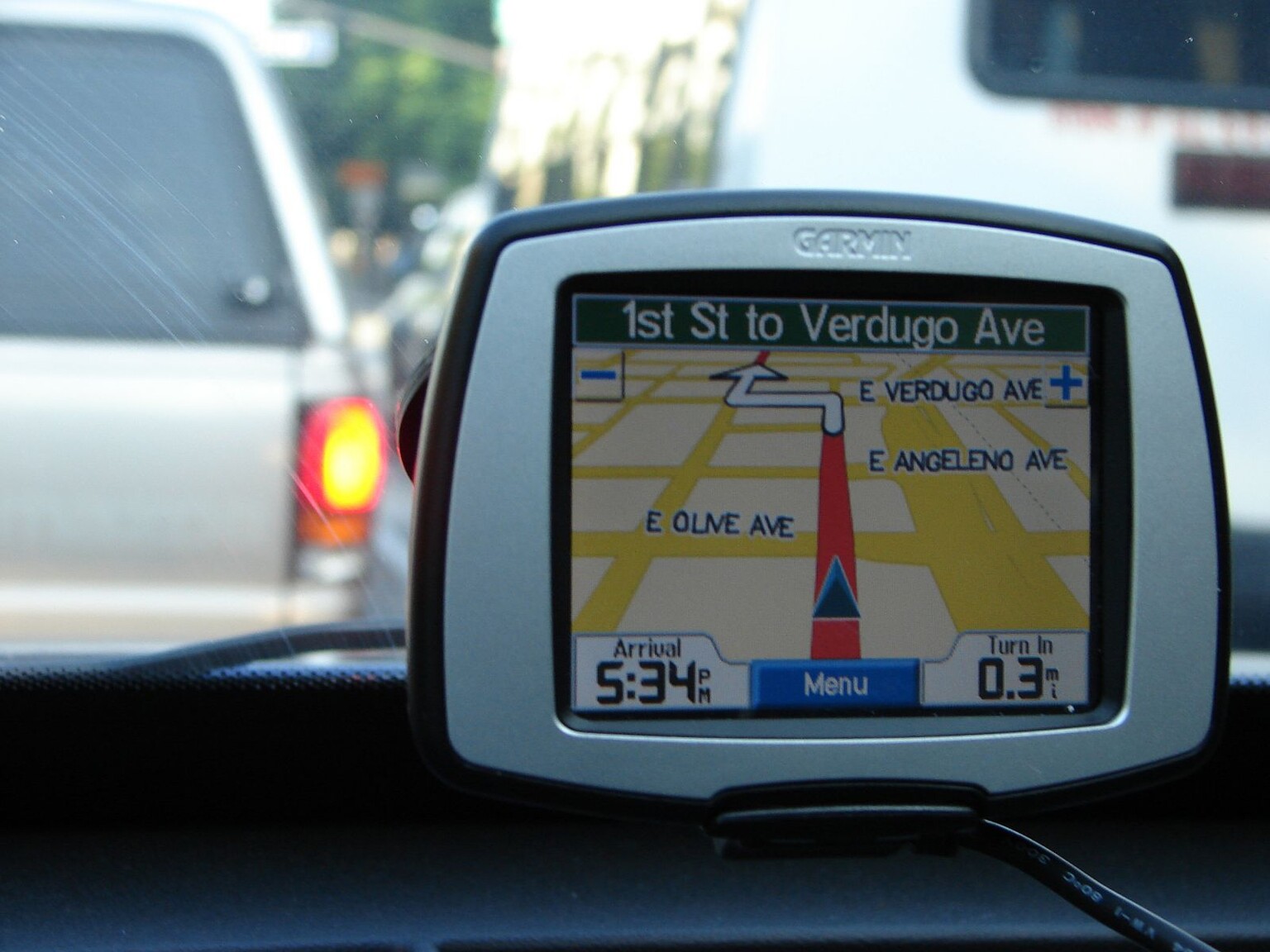Motorists prefer printed maps to sat navs, survey finds
