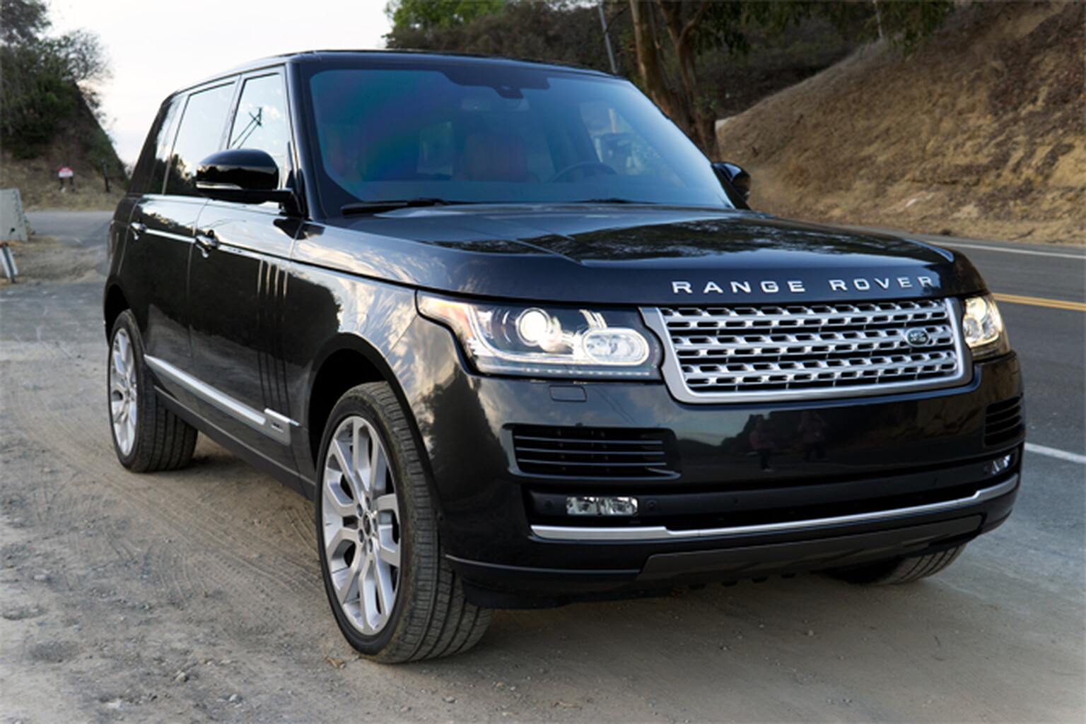 Range Rover Long-Wheelbase Autobiography Black first drive review