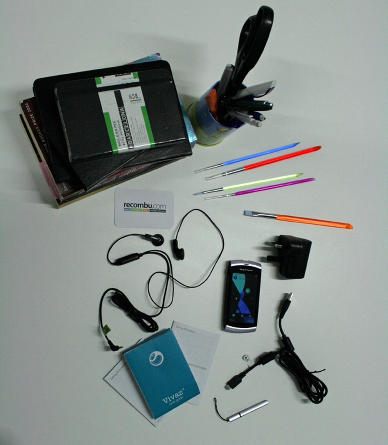 Sony Ericsson Vivaz: What's in the box?