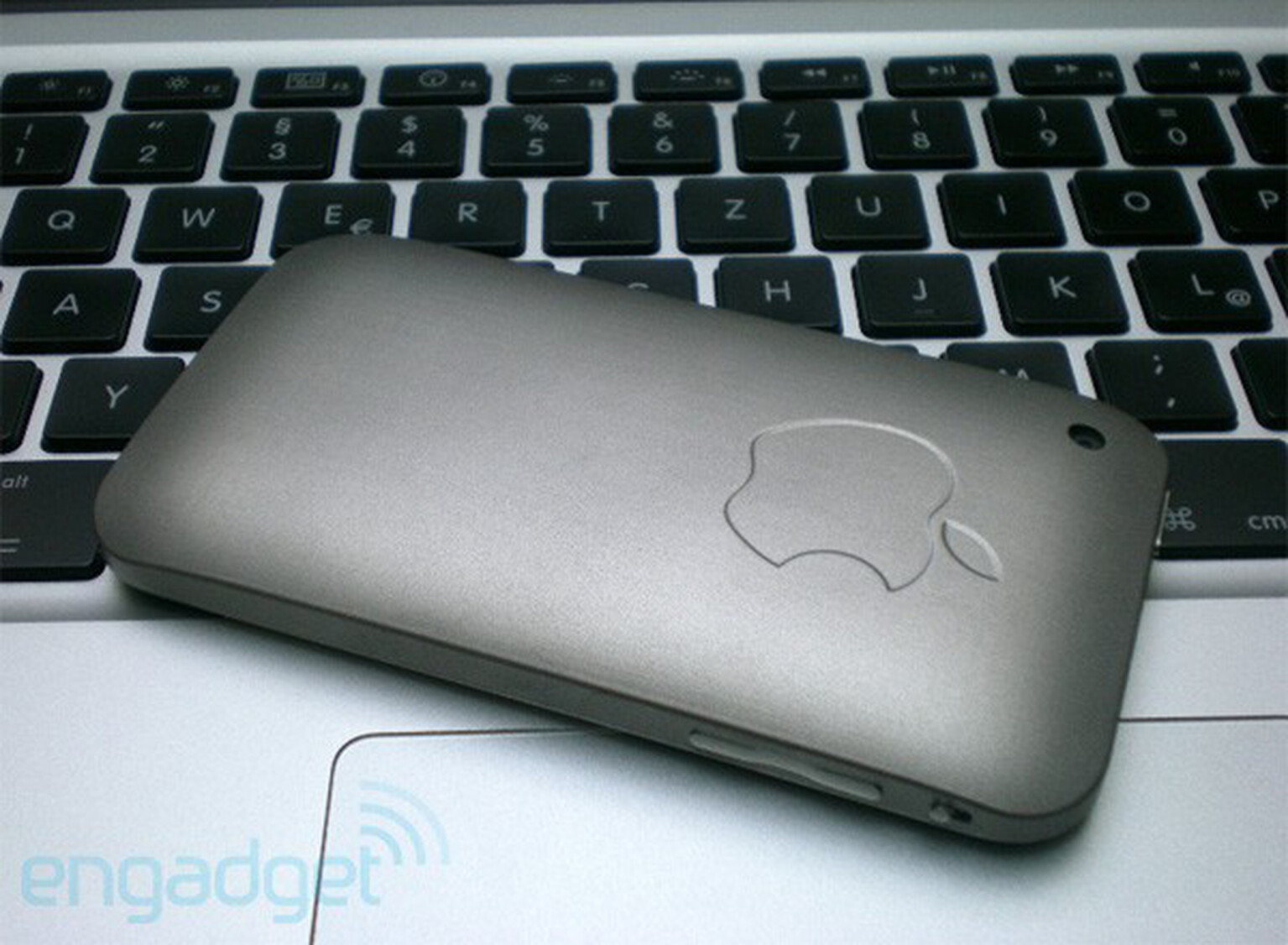 If Iron Man owned an iPhone 3GS, it would look like this
