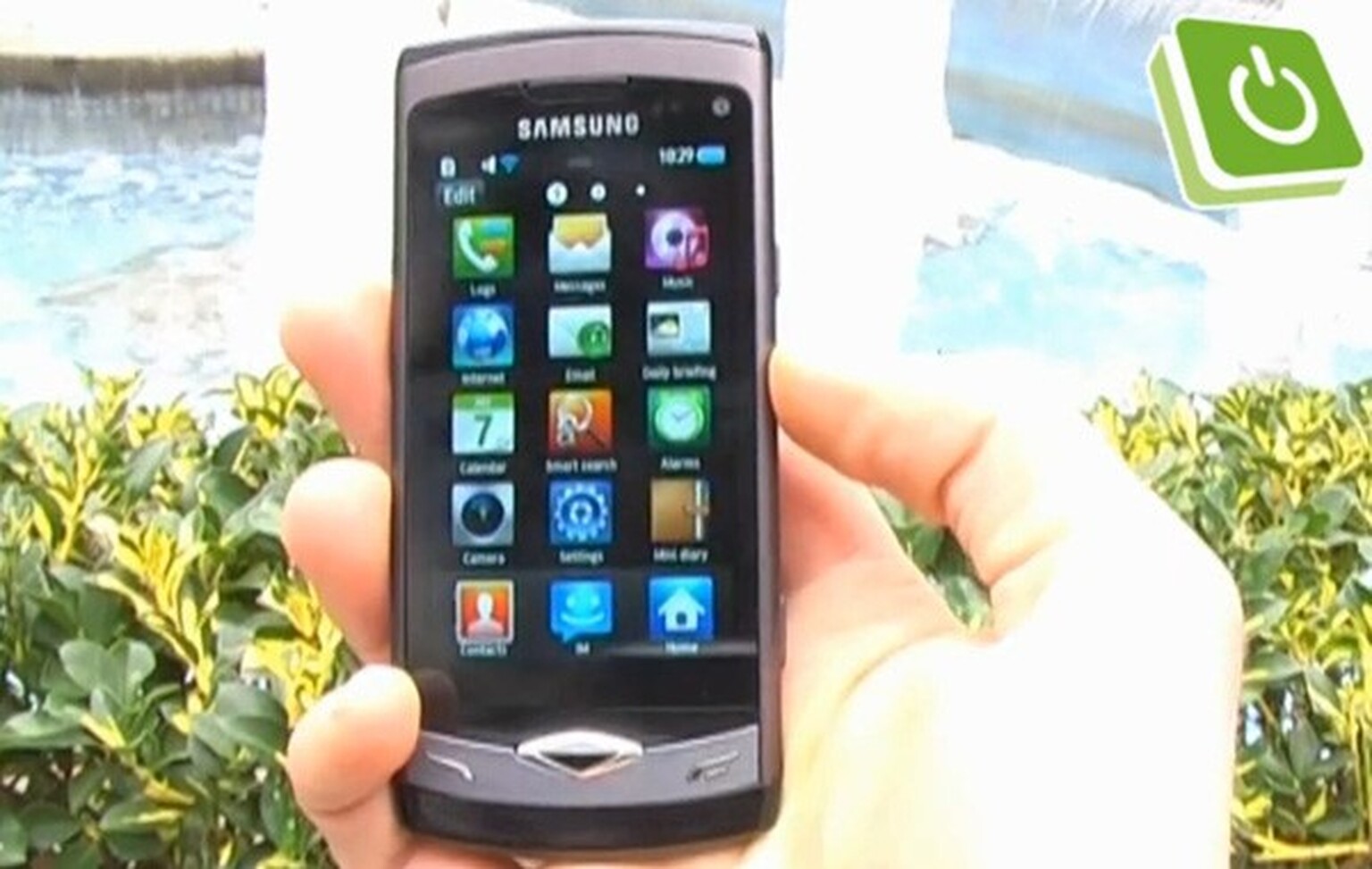 Samsung Wave: Video shows AMOLED display not shamed by daylight