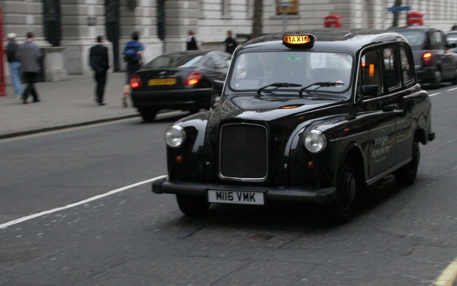 London cabbies urged to act as 'police officers'
