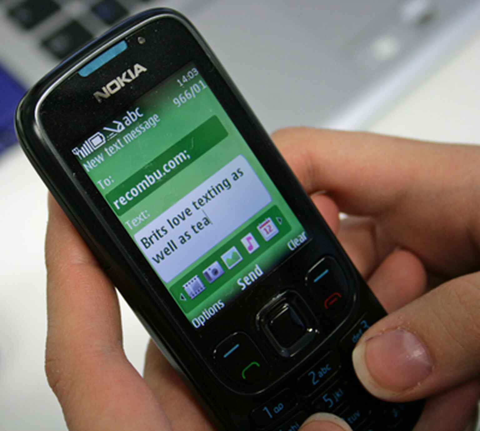 We love to text: SMS messaging still in vogue