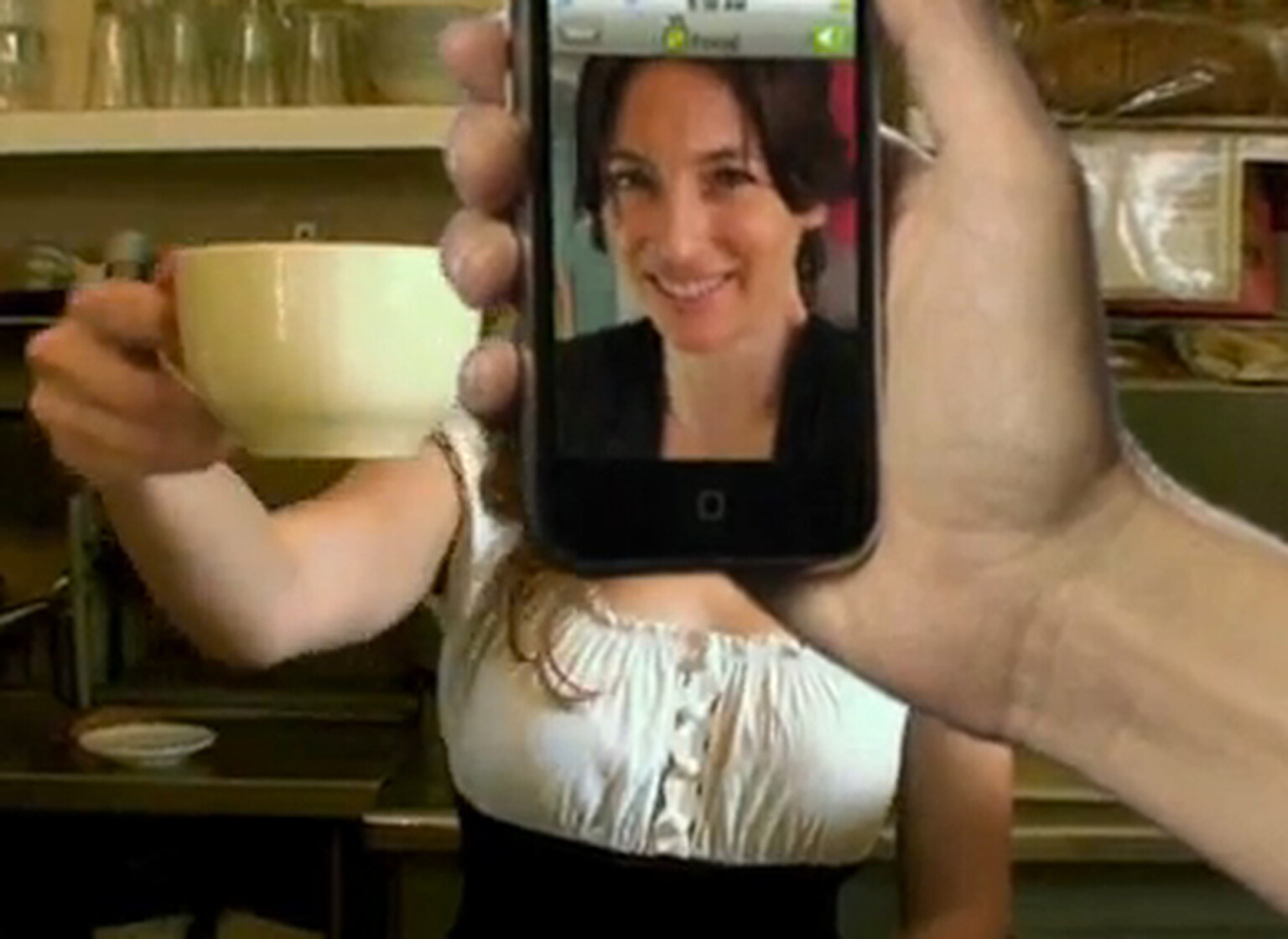 iPhone video calling unveiled by Fring