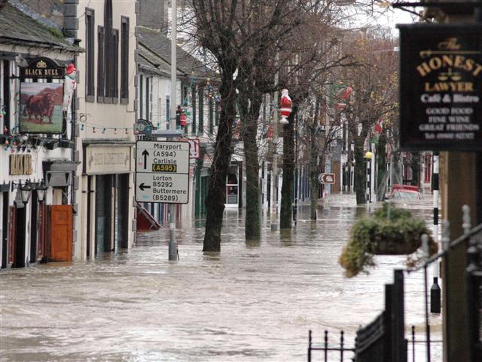 Warnings of coastal floodings hit the north and east of England