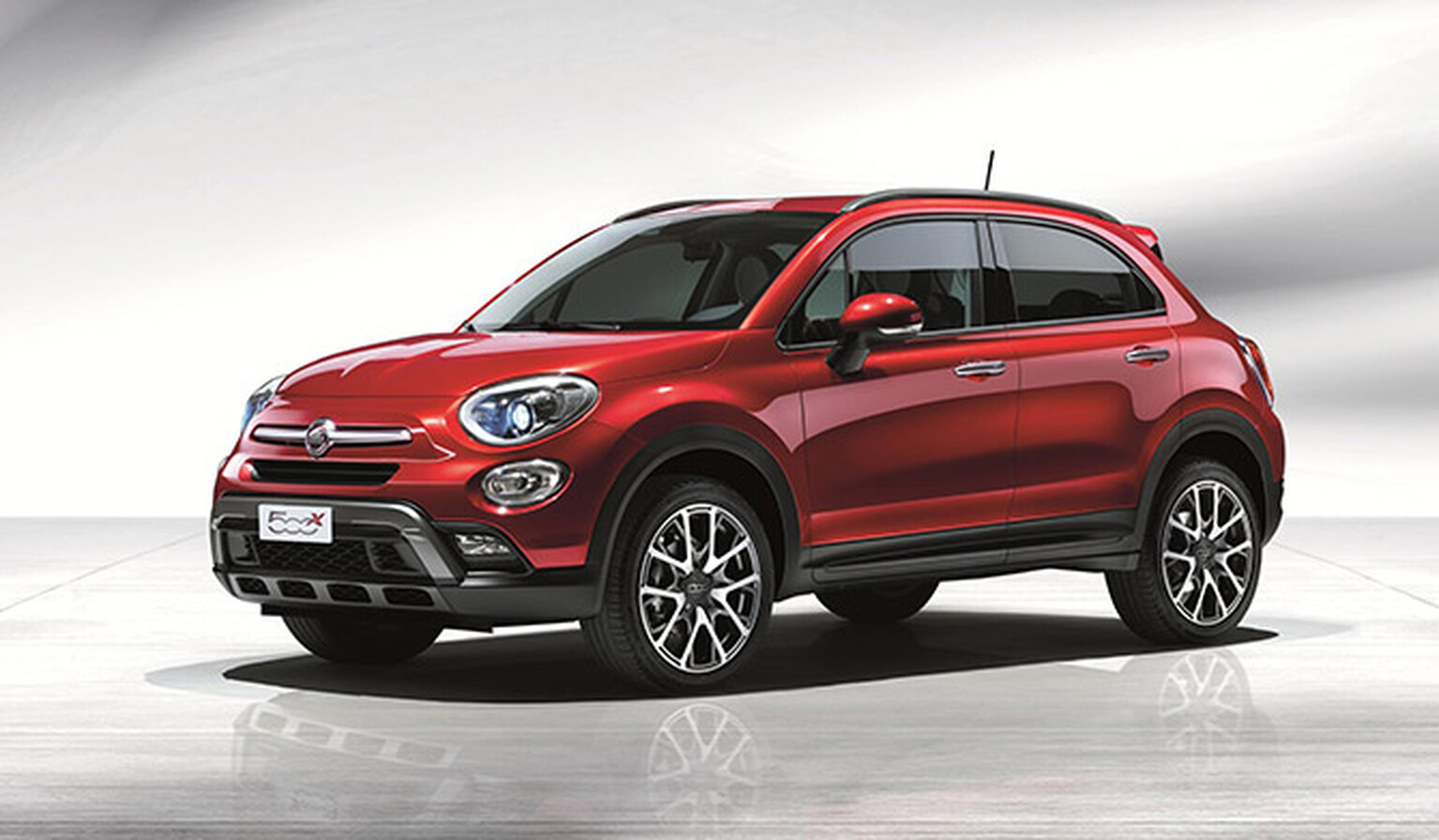 Fiat 500X wants to go where no other 500 has been before