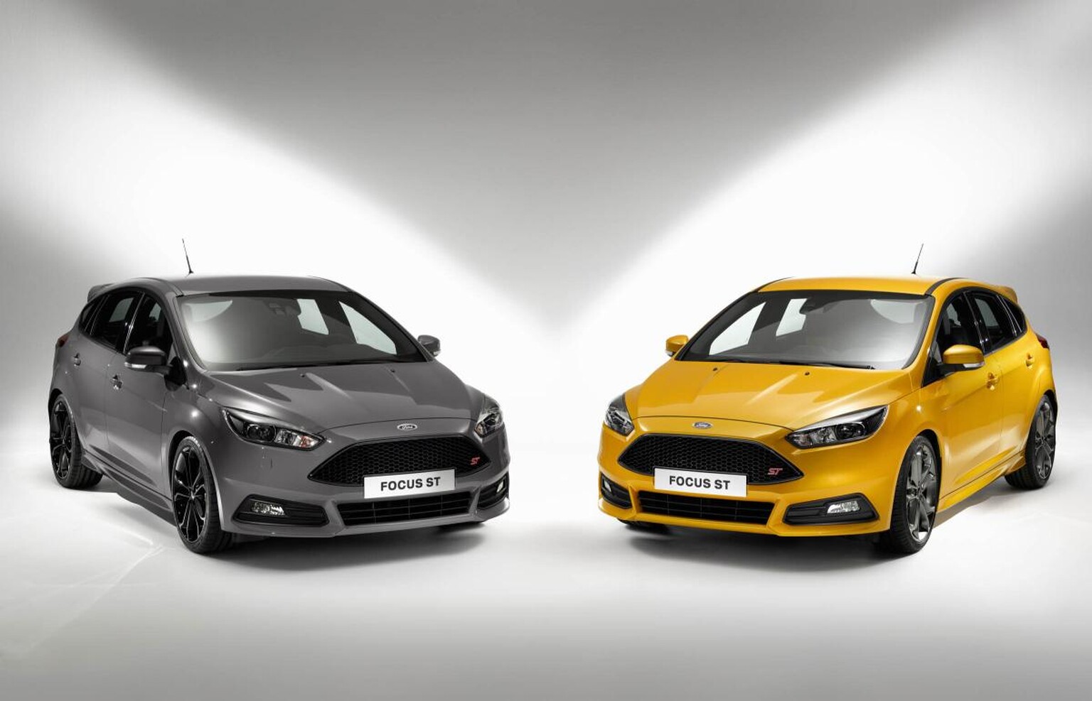 Ford unveils first ever diesel Focus ST, plus more efficient petrol edition