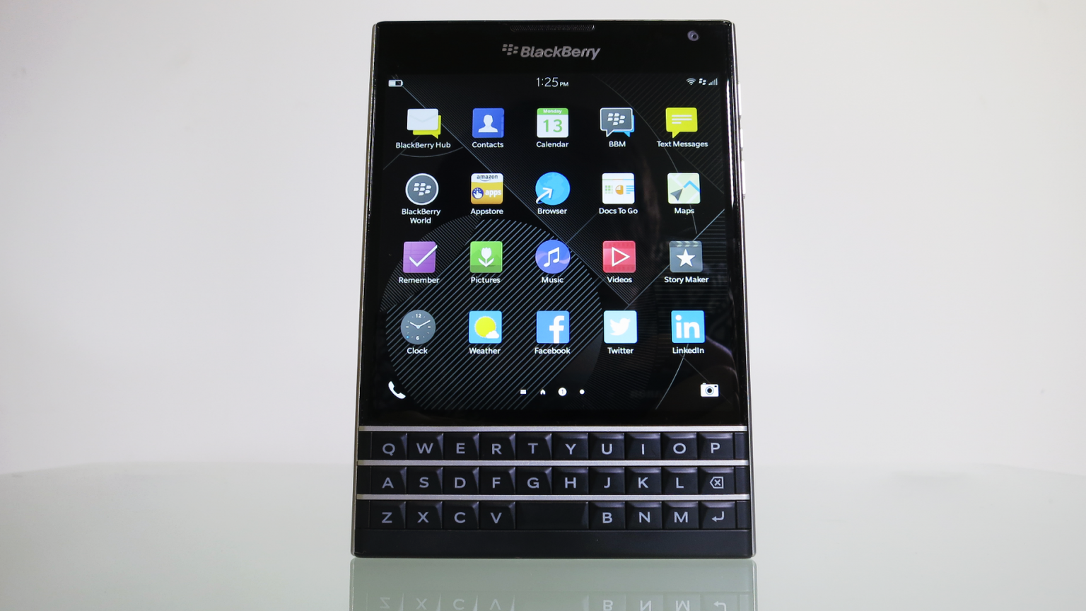 BlackBerry Passport Review: In Depth
