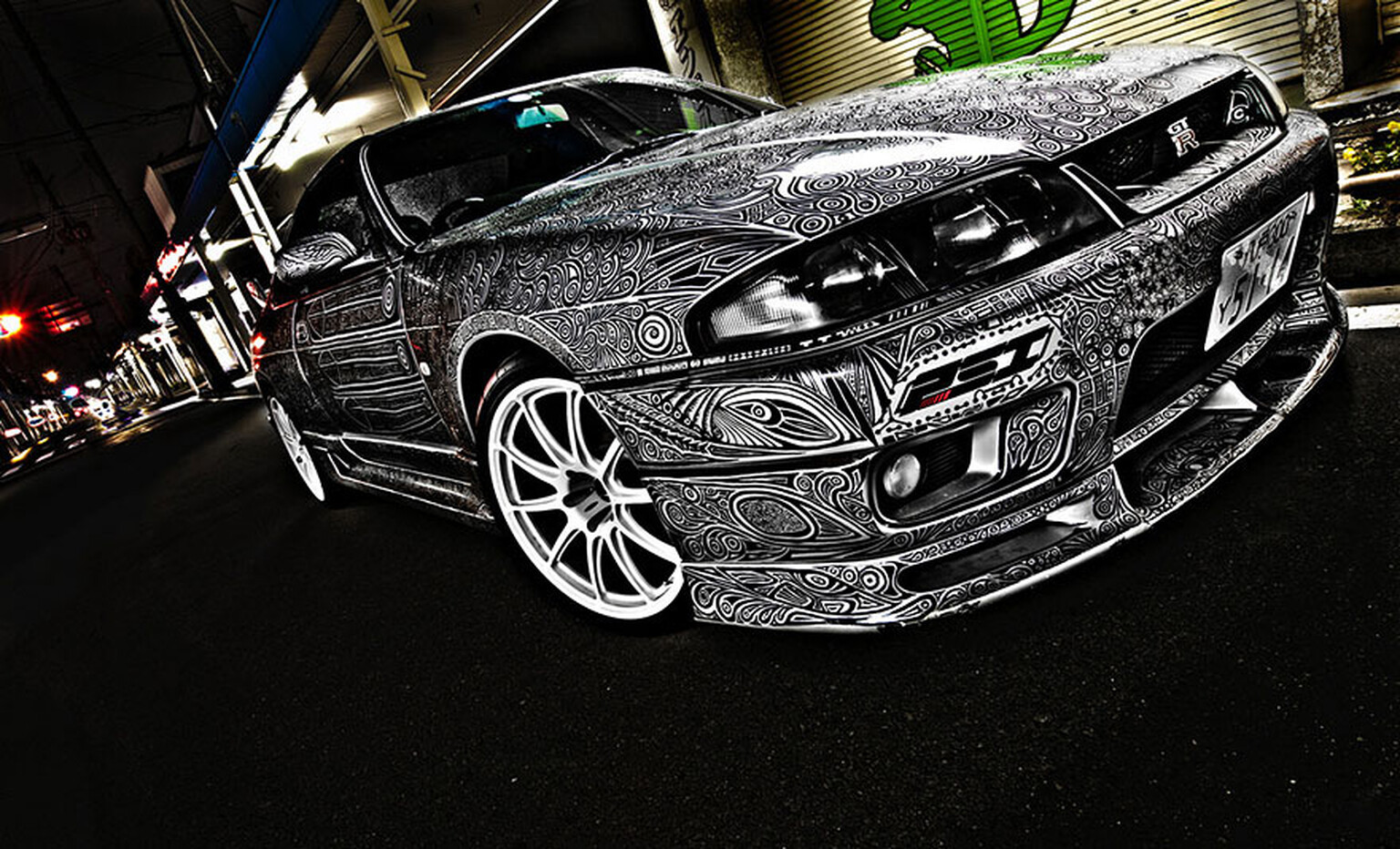Trusting husband lets wife create a masterpiece on his Nissan Skyline GT-R