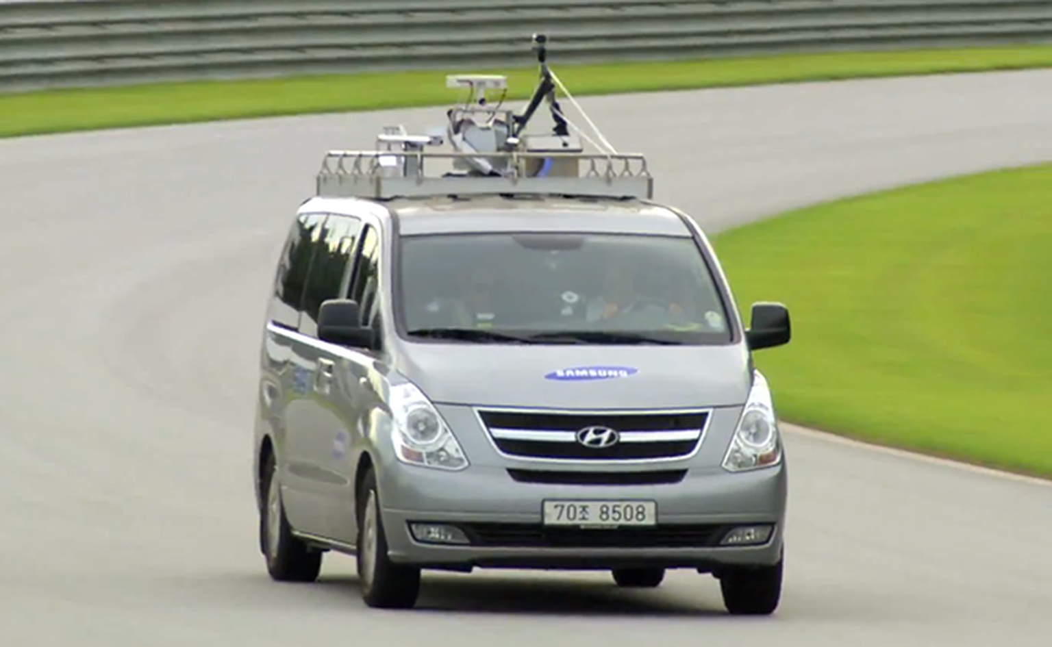 Samsung delivers gigabit broadband to car passenger in ‘5G’ mobile test