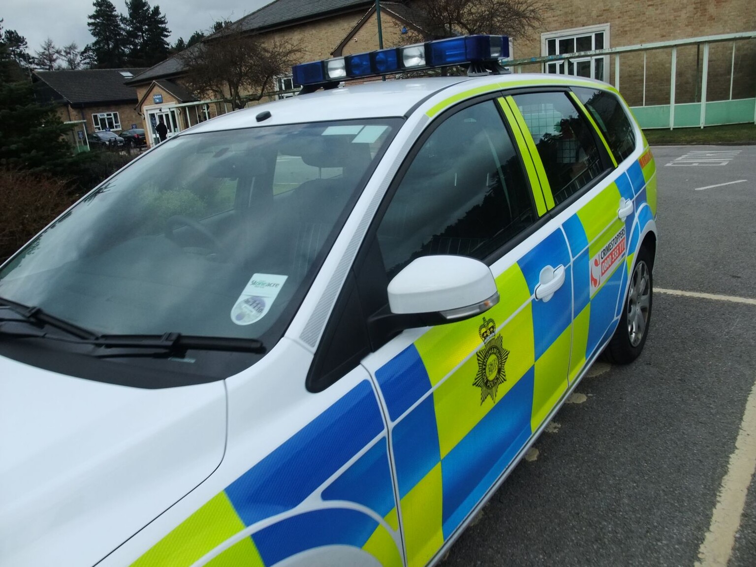 Police sacked over car-buying scam