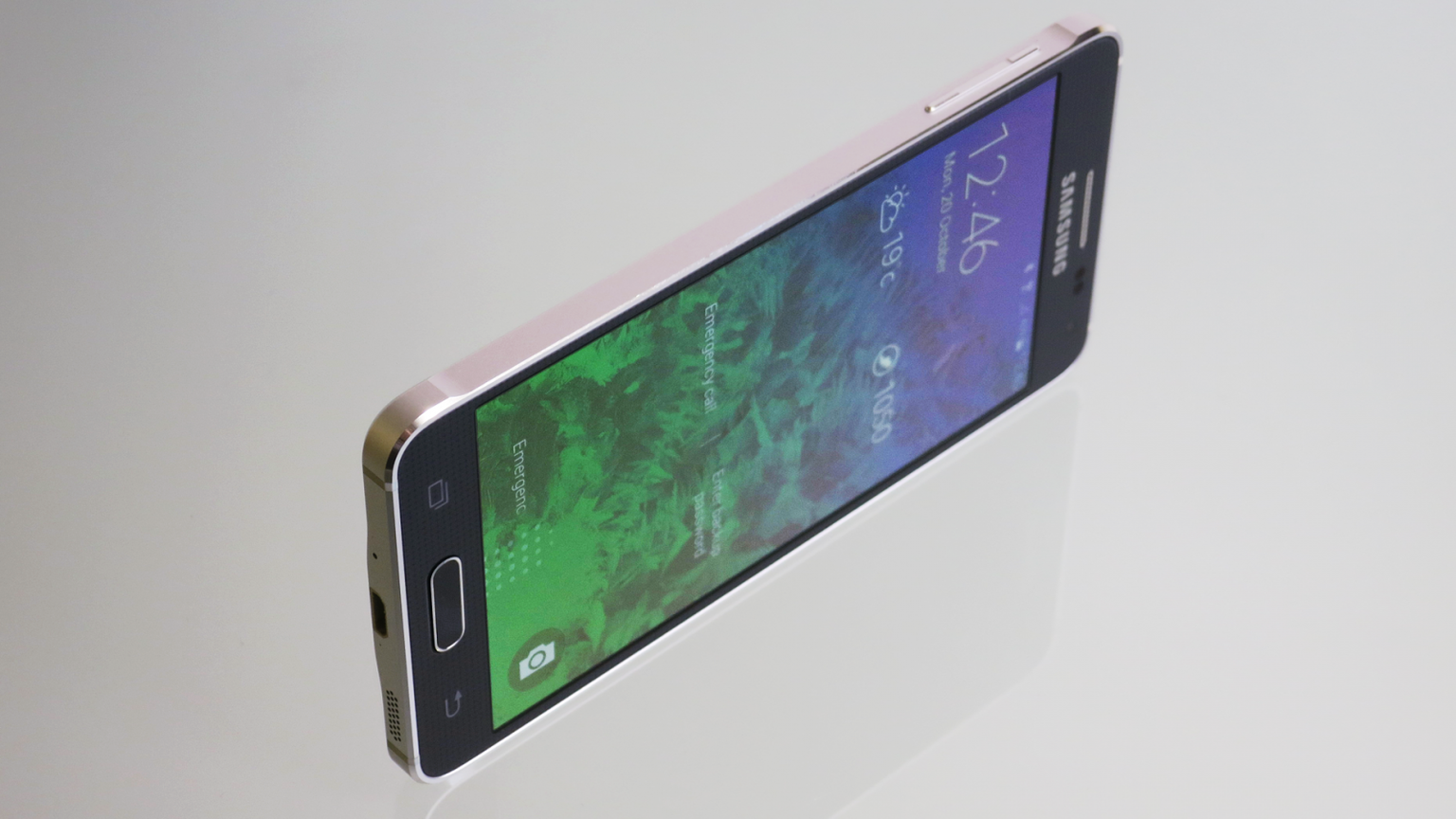 Samsung Galaxy Alpha Review: In Depth